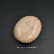 Load image into Gallery viewer, Peach Moon Stone Orange Moon Stone palm stone 58mm*45mm*22mm