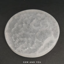 Load image into Gallery viewer, Selenite Plate round (80mm-82mm)*13mm