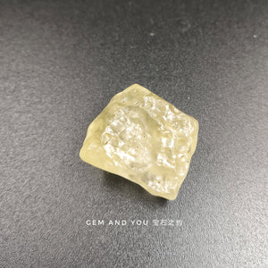 Libyan gold tektite raw 31mm*28mm*18mm