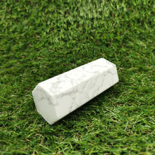 将图像加载到画廊查看器中，Howlite 抛光点 90mm*38mm*30mm