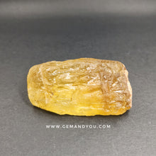 将图片加载到图库查看器中，黄萤石试样 Raw 64mm*26mm*35mm