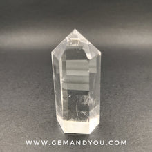将图片加载到图库浏览器中，透明石英石抛光点 64mm*29mm*22mm