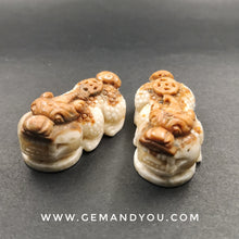 Load image into Gallery viewer, Powerful SamRoiYod Relic Stone Carving PiXiu/PiYao 51mm*24mm*23mm 龙宫舍利石