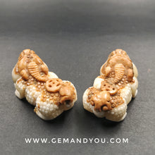 Load image into Gallery viewer, Powerful SamRoiYod Relic Stone Carving PiXiu/PiYao 51mm*24mm*23mm 龙宫舍利石