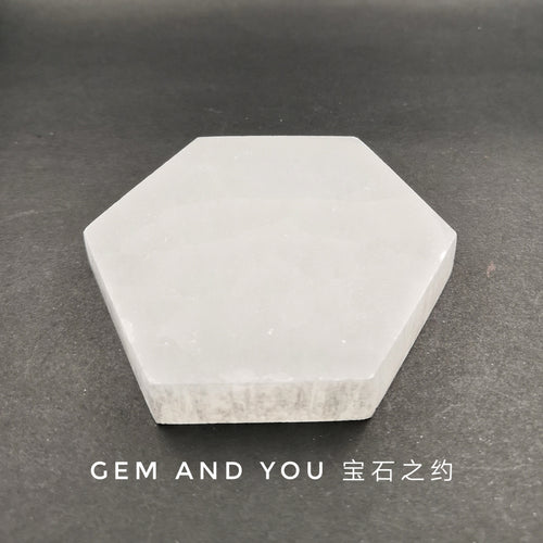 Selenite hexagon charging plate 9cm*7.7cm*1.5cm