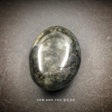 Load image into Gallery viewer, Labradorite Polished 53mm*39mm*22mm