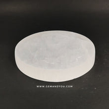 Load image into Gallery viewer, Selenite Plate round (80mm-82mm)*13mm