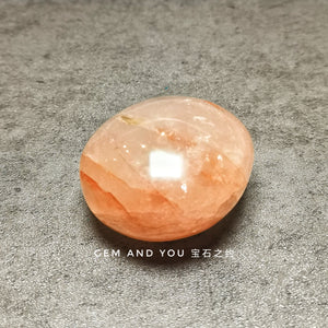 Red Hematoid Polished Palm Stone 53mm*47mm*31mm红胶花水晶