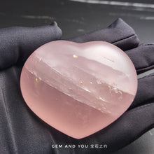Load image into Gallery viewer, Rose Quartz Carving Heart