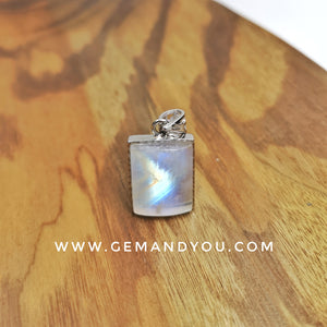 Rainbow Moon Stone Pendant 925 Silver