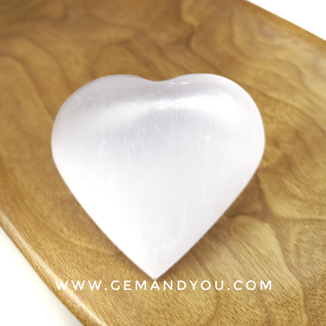 selenite heart shape carving 65-70mm