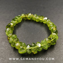 Load image into Gallery viewer, Peridot Faceted Bracelet 10mm