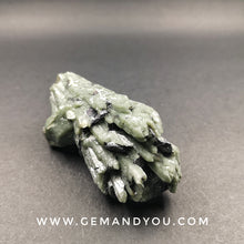Load image into Gallery viewer, Natural Green Quartz with Hematite Cluster Raw 77mm*28mm*28mm