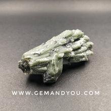Load image into Gallery viewer, Natural Green Quartz with Hematite Cluster Raw 77mm*28mm*28mm