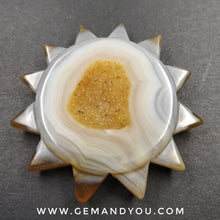 Load image into Gallery viewer, Crystallized Agate Carving 79mm*79mm*15mm