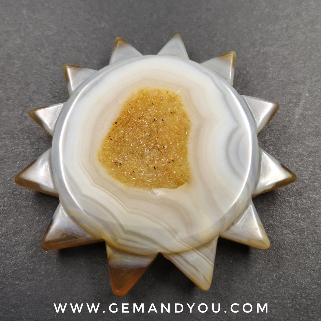 Crystallized Agate Carving 79mm*79mm*15mm