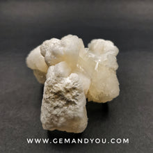 Load image into Gallery viewer, Stilbite Raw Mineral 73mm*62mm*51mm