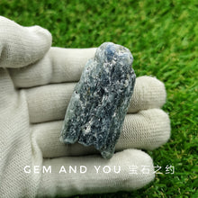 Load image into Gallery viewer, Blue Kyanite Raw Stone 53mm*28mm*20mm