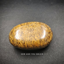 Load image into Gallery viewer, Camel Jasper polished palm stone 62mm*42mm*22mm