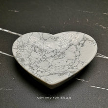 Load image into Gallery viewer, Howlite Heart Small Plate