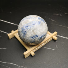Load image into Gallery viewer, Blue Kyanite in Quartz Ball/Sphere D:56mm