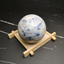 Load image into Gallery viewer, Blue Kyanite in Quartz Ball/Sphere D:56mm